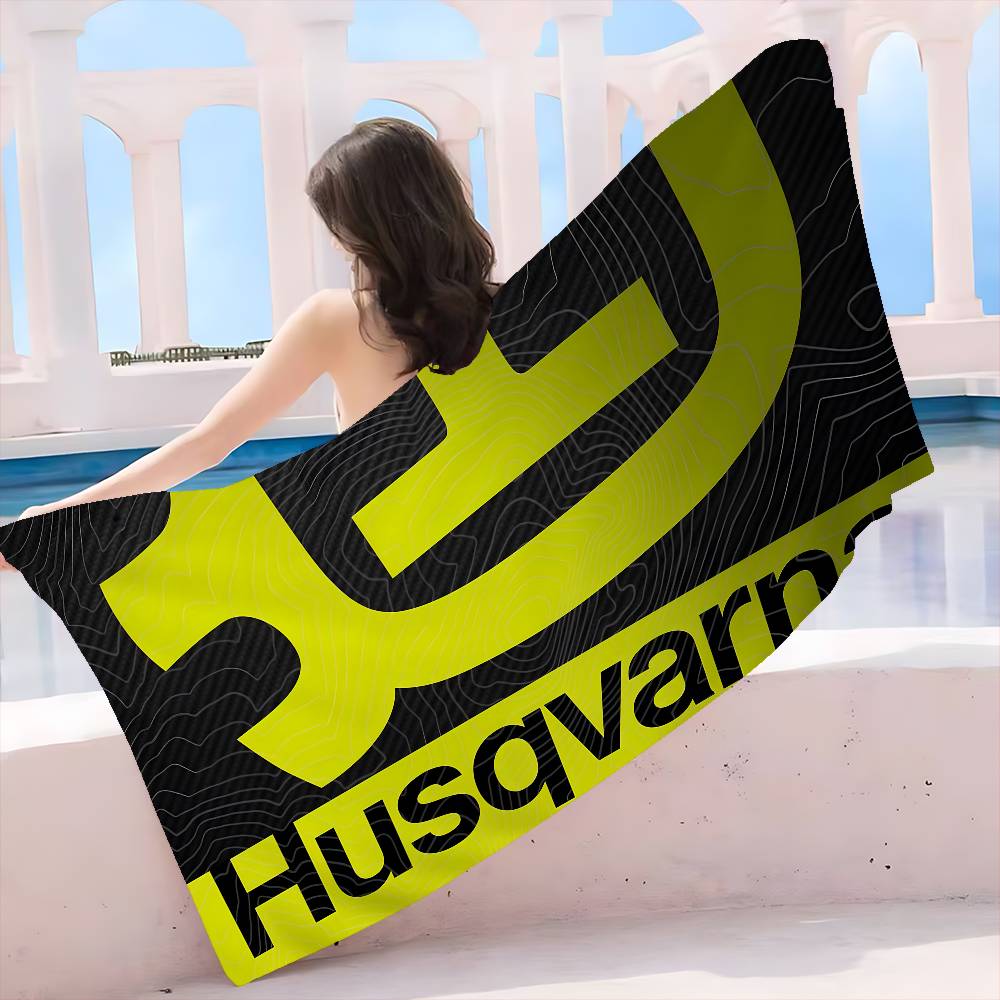 Pilates Yoga Towel - ผ้าขนหนูชายหาดโลโก้ H-HusqvarnaS ผ้าขนหนูอาบน้ำหลากสีสำหรับสาวๆ ไมโครไฟเบอร์ แห้งเร็ว ป้องกันทราย