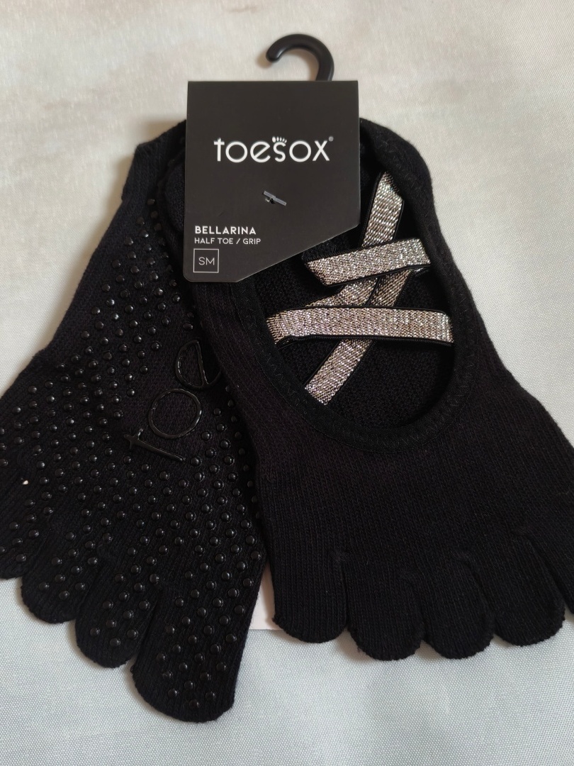 ถุงเท้าโยคะแบบแยกนิ้ว Toesox ส - Pilates Yoga Wear บทวิจารณ์และราคา
